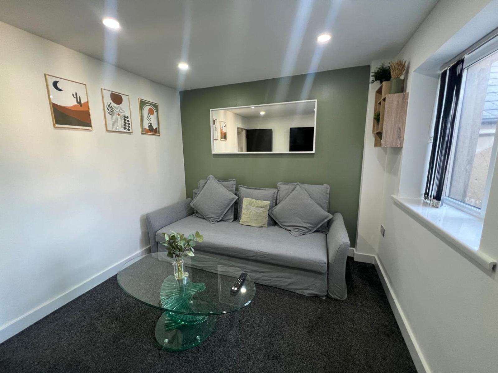 City Centre Location! For Business And Leisure! 5/6 Guests Cardiff Buitenkant foto